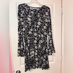 American Eagle Women's Soft and Sexy Bell Sleeve Black floral Swing Dress Size S
